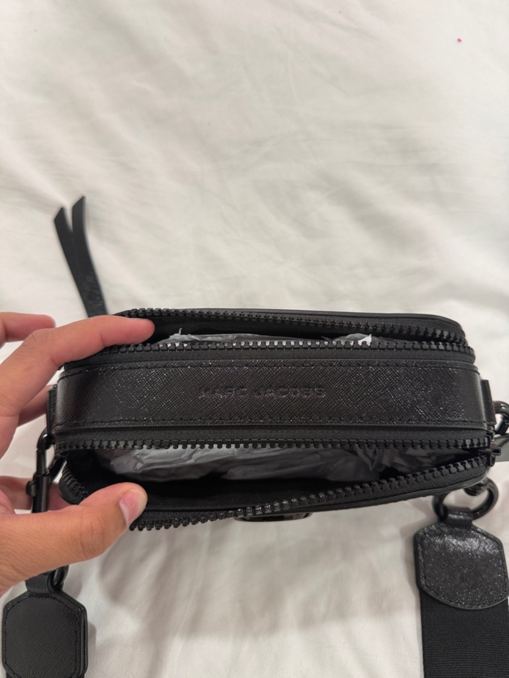 Marc Jacobs Black Leather Crossbody Camera Bag with Gunmetal Logo - Picture 4 of 8